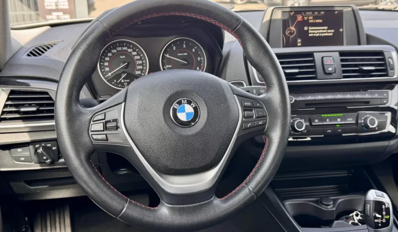 
								BMW 116 d Line Sport Auto full									