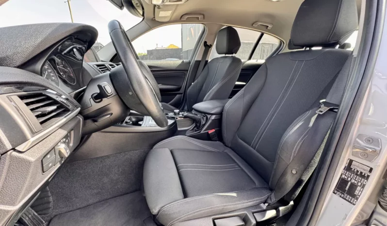 
								BMW 116 d Line Sport Auto full									