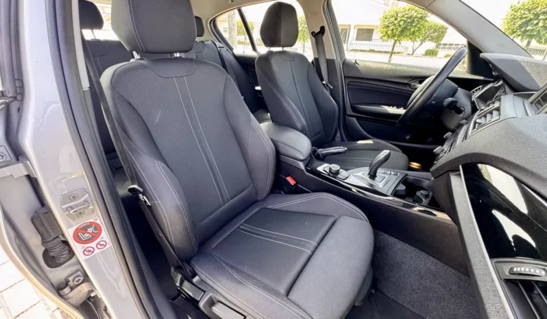 
								BMW 116 d Line Sport Auto full									