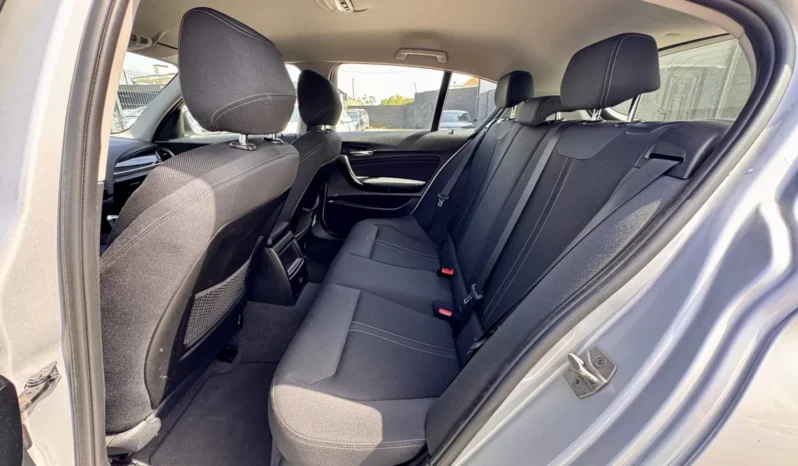
								BMW 116 d Line Sport Auto full									