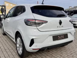 
										Renault Clio Evolution full									