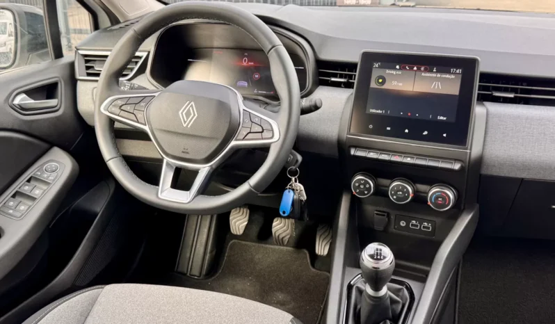 
								Renault Clio Evolution full									