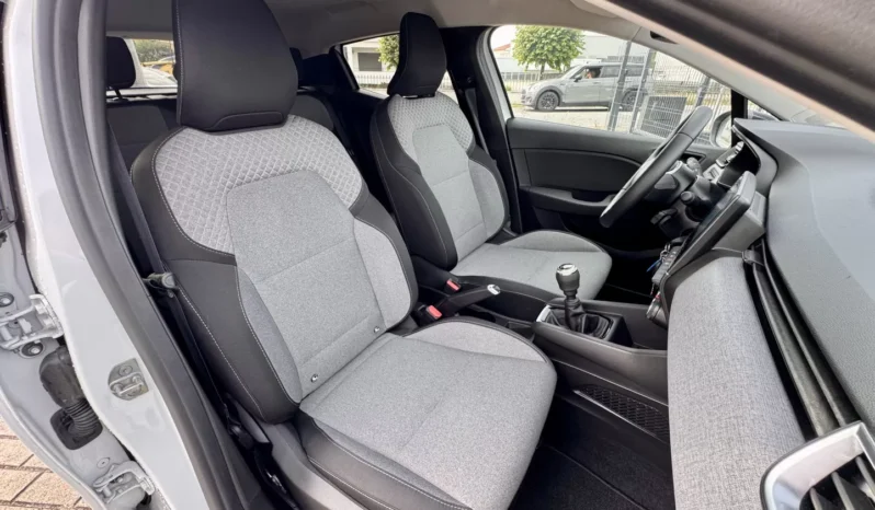 
								Renault Clio Evolution full									