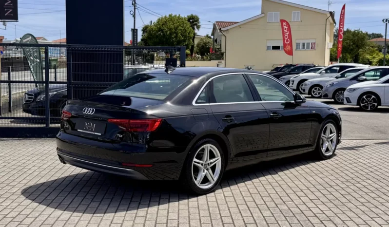 
								Audi A4 2.0 TDI S-line S tronic full									