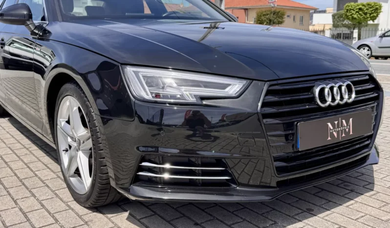 
								Audi A4 2.0 TDI S-line S tronic full									