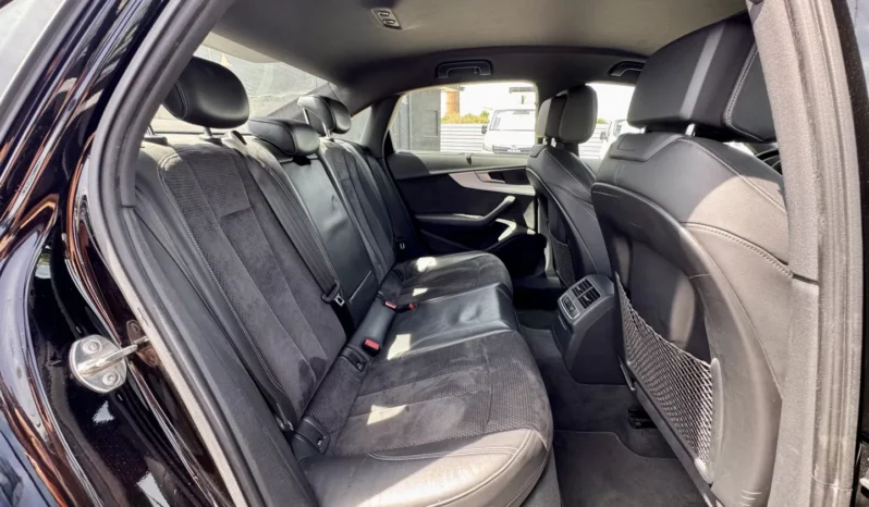 
								Audi A4 2.0 TDI S-line S tronic full									