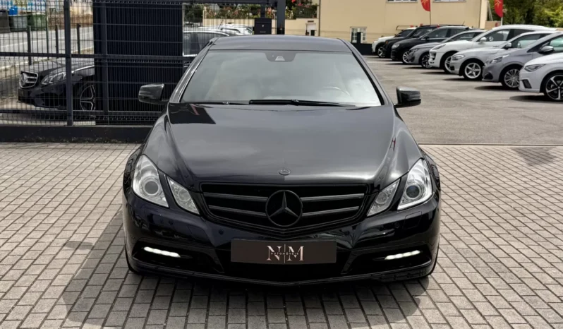 
								Mercedes-Benz E 220 CDI BlueEfficiency Auto full									