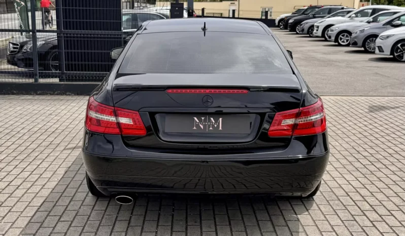 
								Mercedes-Benz E 220 CDI BlueEfficiency Auto full									