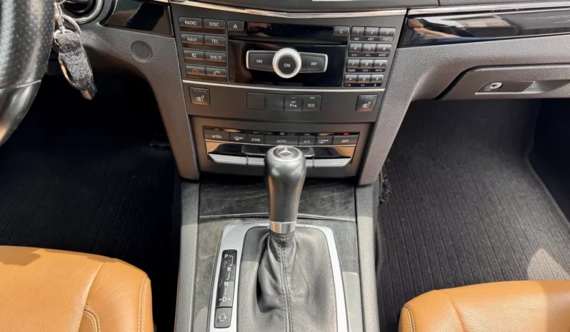
								Mercedes-Benz E 220 CDI BlueEfficiency Auto full									