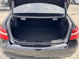 
										Mercedes-Benz E 220 CDI BlueEfficiency Auto full									