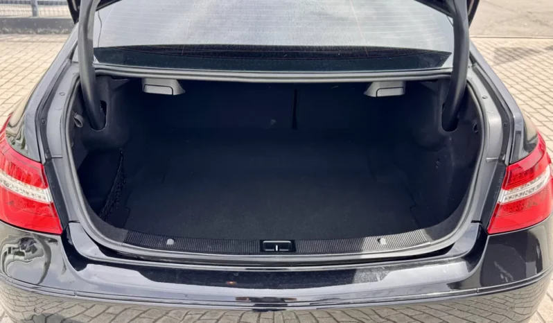 
								Mercedes-Benz E 220 CDI BlueEfficiency Auto full									