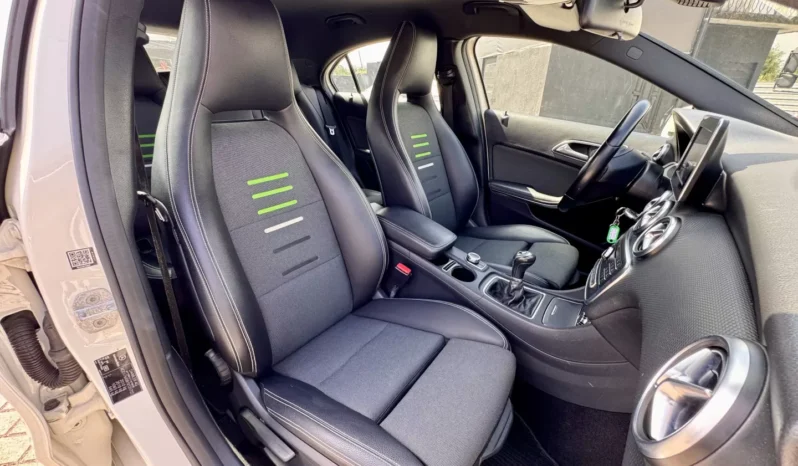 
								Mercedes-Benz A 200 d Urban full									