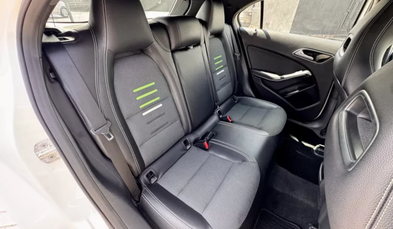 
								Mercedes-Benz A 200 d Urban full									
