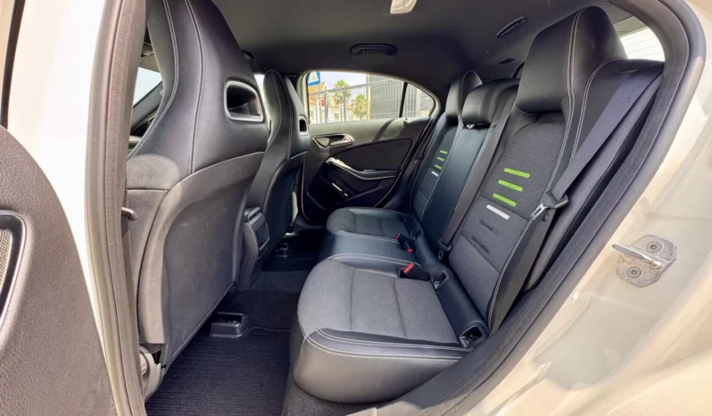 
								Mercedes-Benz A 200 d Urban full									