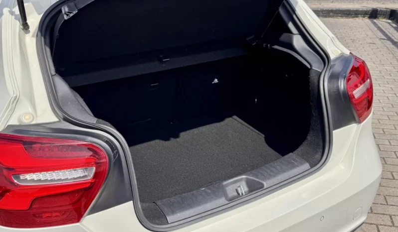 
								Mercedes-Benz A 200 d Urban full									