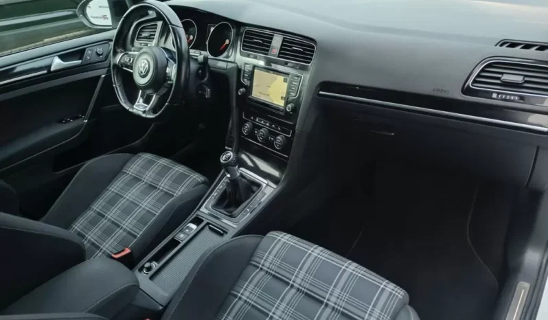 
								VW Golf full									