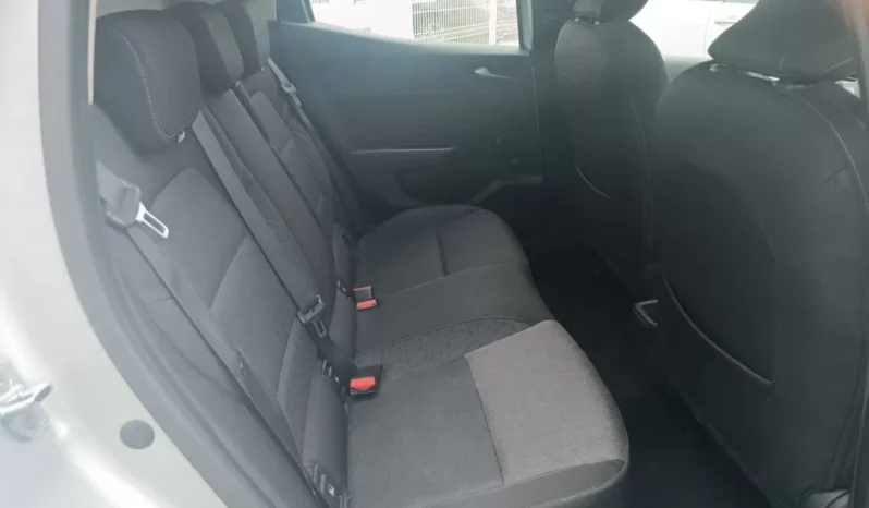 
								Renault Clio full									