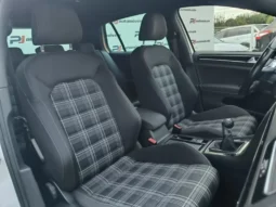 
										VW Golf full									
