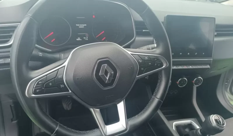 
								Renault Clio full									
