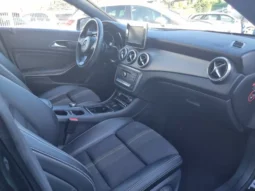 
										Mercedes-Benz CLA 220 full									