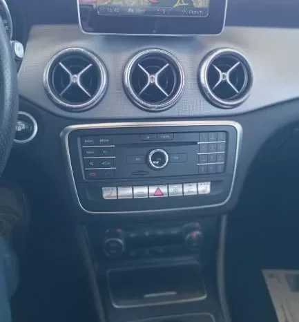 
								Mercedes-Benz CLA 220 full									