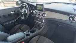 
										Mercedes-Benz CLA 220 full									