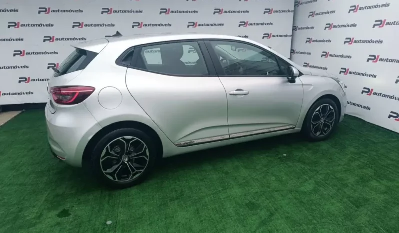 
								Renault Clio full									