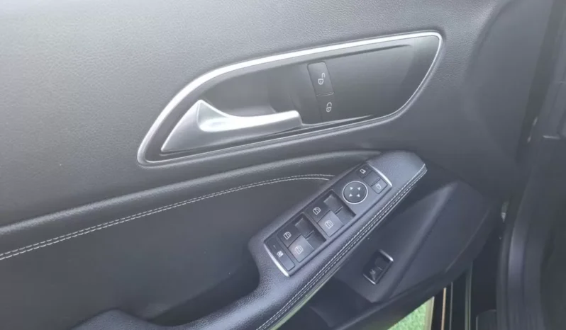 
								Mercedes-Benz CLA 220 full									