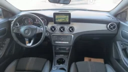 
										Mercedes-Benz CLA 220 full									