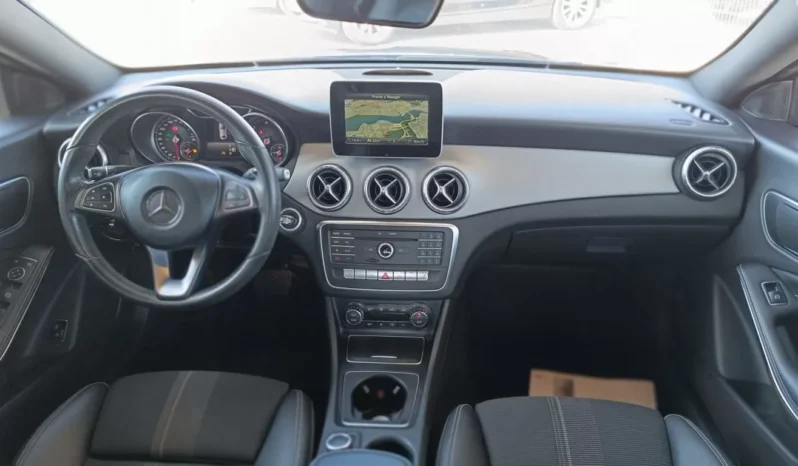
								Mercedes-Benz CLA 220 full									