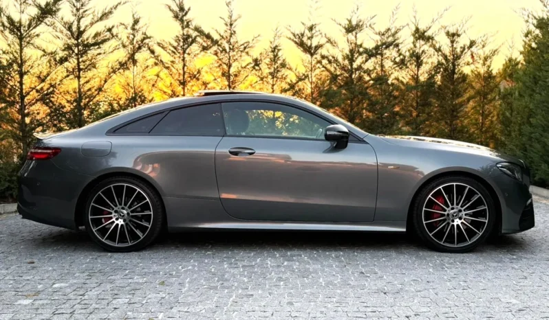 
								Mercedes-Benz E 220 d AMG Line Aut. full									