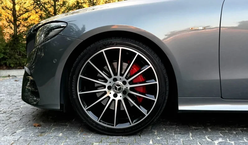 
								Mercedes-Benz E 220 d AMG Line Aut. full									