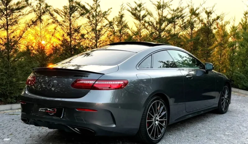 
								Mercedes-Benz E 220 d AMG Line Aut. full									