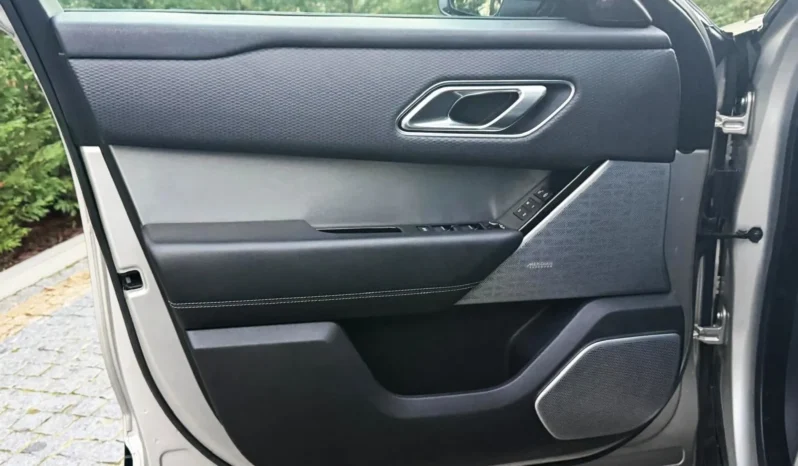 
								Land Rover Range Rover Velar 2.0 D R-Dynamic HSE full									