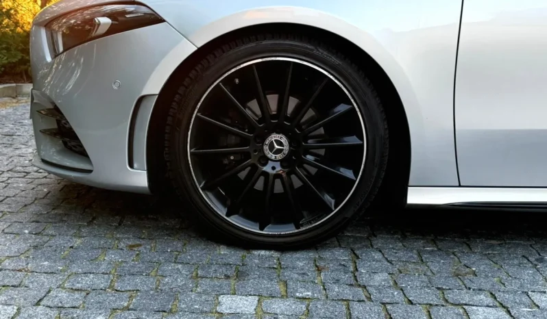 
								Mercedes-Benz A 180 d 7G-DCT AMG Line full									