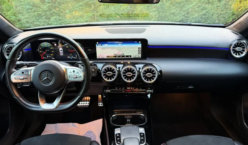 
								Mercedes-Benz A 180 d 7G-DCT AMG Line full									