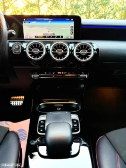 
										Mercedes-Benz A 180 d 7G-DCT AMG Line full									