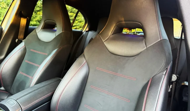 
								Mercedes-Benz A 180 d 7G-DCT AMG Line full									