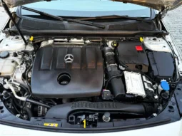 
										Mercedes-Benz A 180 d 7G-DCT AMG Line full									