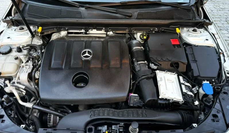 
								Mercedes-Benz A 180 d 7G-DCT AMG Line full									