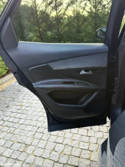 
										Peugeot 3008 1.6 BlueHDi Allure EAT6 J18 full									