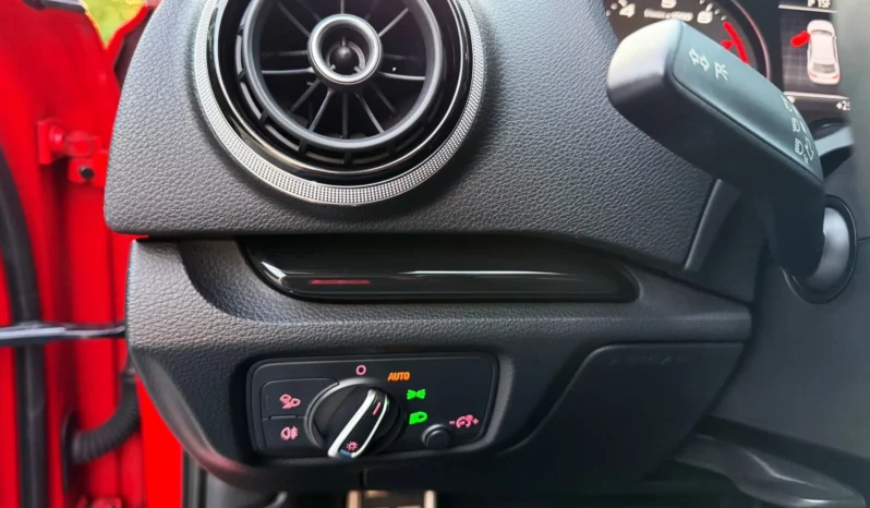
								Audi S3 2.0 TFSi quattro S tronic full									