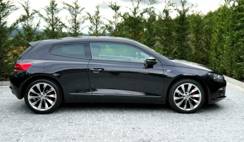 
								VW Scirocco 2.0 TDI Sport full									