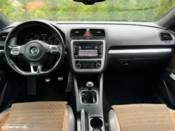 
										VW Scirocco 2.0 TDI Sport full									