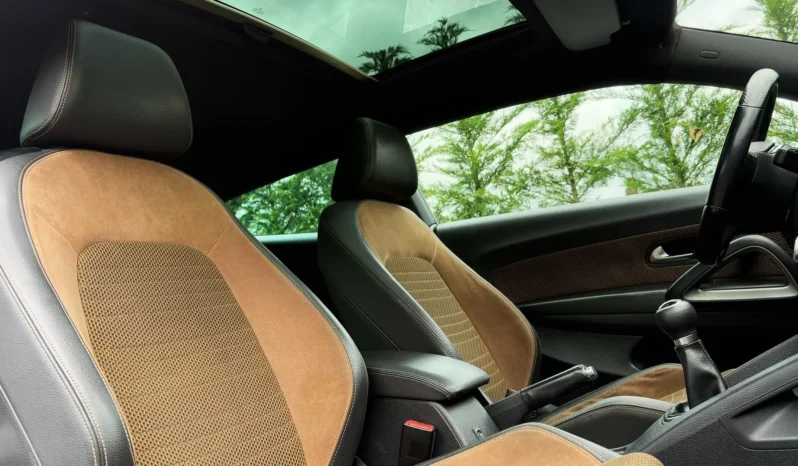 
								VW Scirocco 2.0 TDI Sport full									