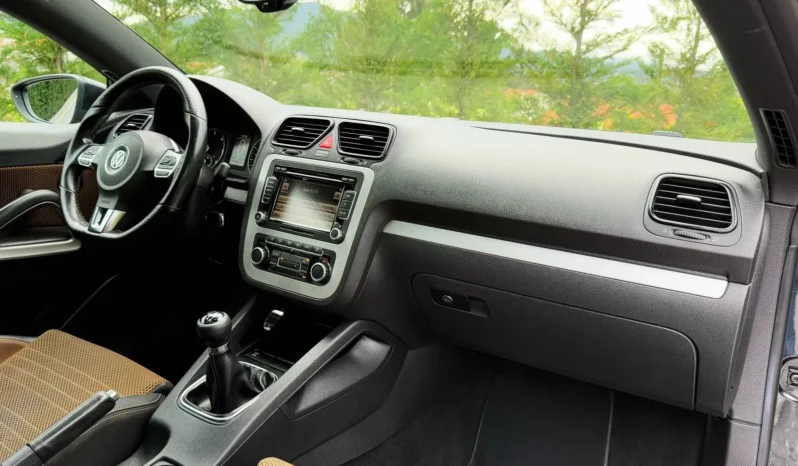 
								VW Scirocco 2.0 TDI Sport full									