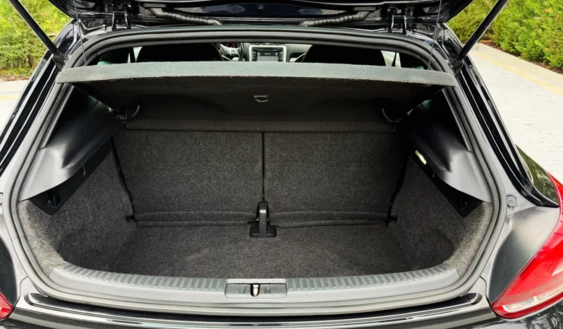 
								VW Scirocco 2.0 TDI Sport full									