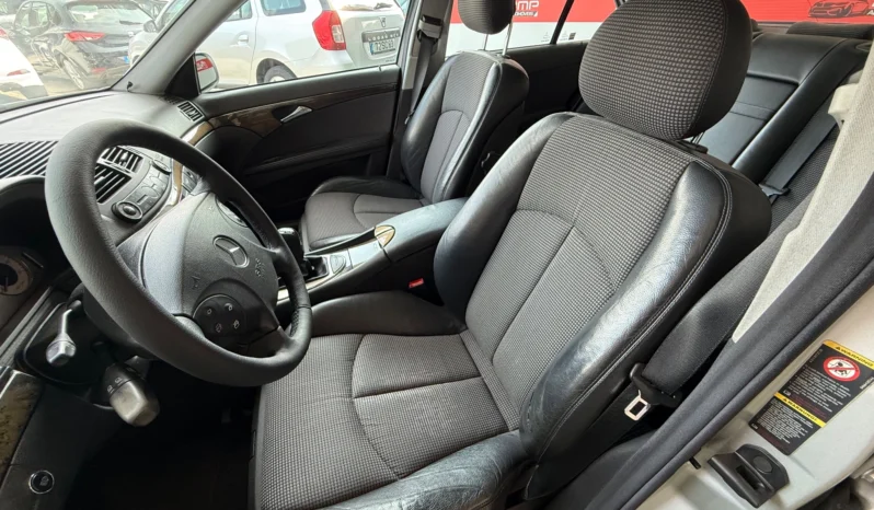 
								Mercedes-Benz E 220 CDI Avantgarde DPF full									