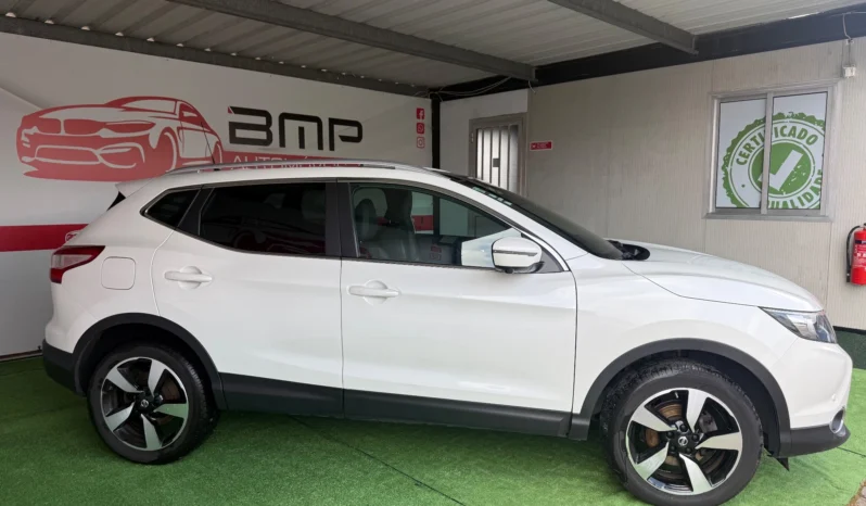 
								Nissan Qashqai 1.5 dCi N-Connecta full									