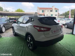 
										Nissan Qashqai 1.5 dCi N-Connecta full									